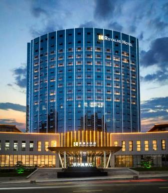 R Royalss Hotel, Ankang High -tech Zone - Housity