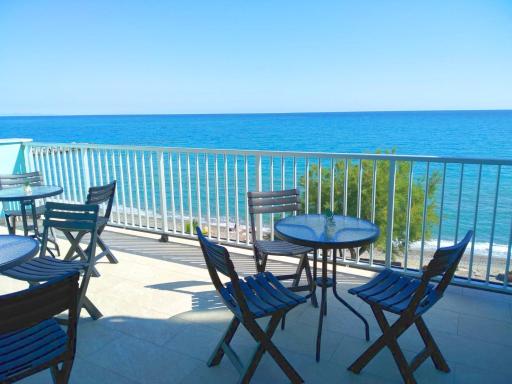Acquamarina B&B Deluxe - Housity