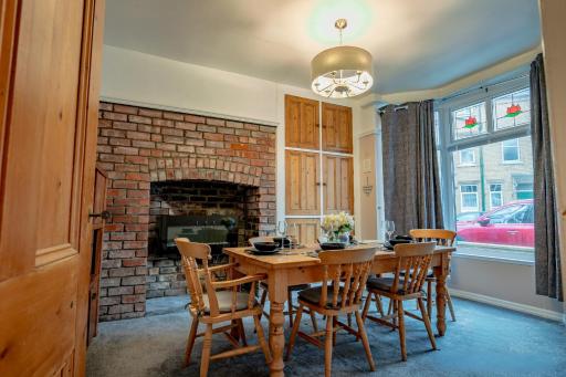 Guest Homes - Blackburn House - Housity