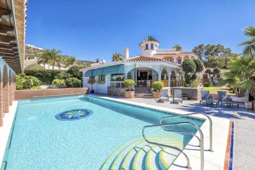 Casa Dahlgården Pool - Jacuzzi - Housity