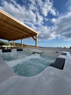 Mano's House - Housity