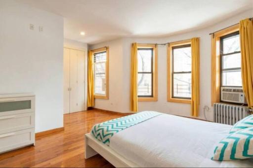 9Away in The Bronx - Housity