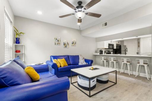 Emerald Escape 0.9 mi to Beach Near Downtown Best for Families - Housity