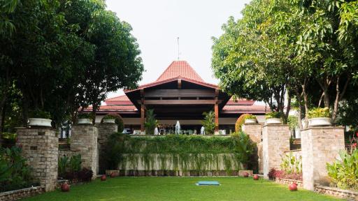 Lorin Solo Hotel - Housity