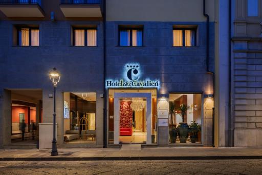 Hotel dei Cavalieri Caserta - La Reggia - Housity