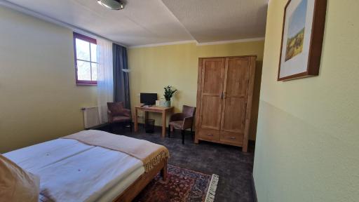 Logis Hotel Stadt Neustadt - Housity
