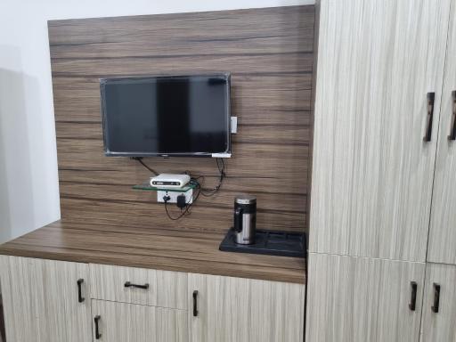 Hill side hotel - Housity