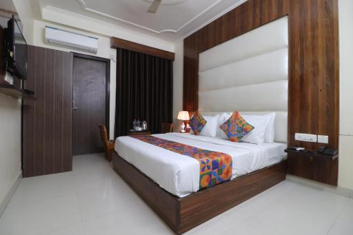 Hotel De Luck Residency Near Delhi Airport - Housity