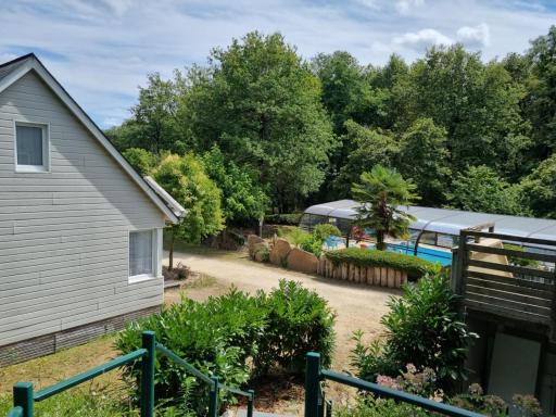 Les Chalets de SAUMUR, Piscine & Parc boisé, 100m du CadreNoir - Housity