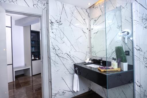 FASQ Hotel - Housity