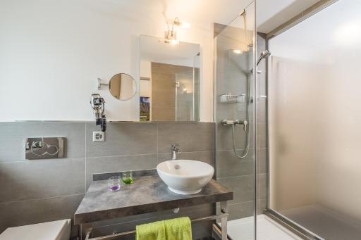 Adhhoc Hotel - Housity
