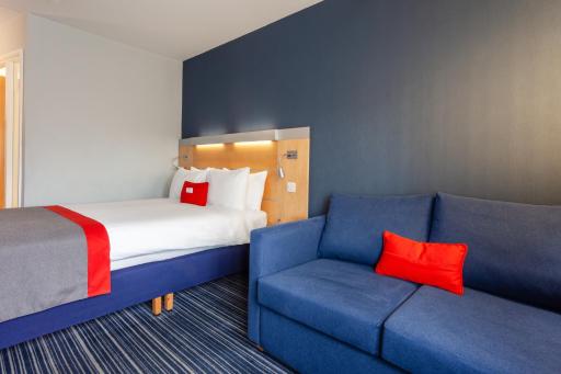 Holiday Inn Express Edinburgh – Royal Mile, an IHG Hotel - Housity