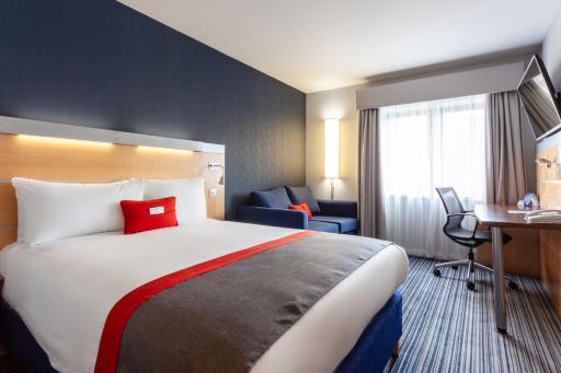 Holiday Inn Express Edinburgh – Royal Mile, an IHG Hotel - Housity