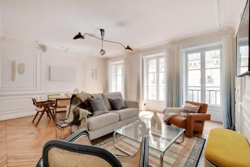 Luxurious Haussmannian apartment 3BR8P Saint Germain - Housity