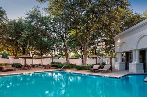 Sheraton Suites Market Center Dallas - Housity