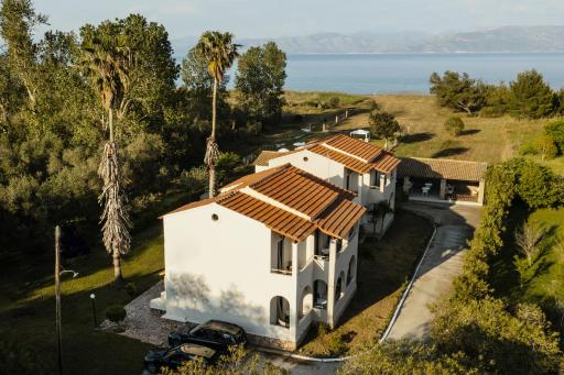 Parakladi Seaside Retreat - Housity