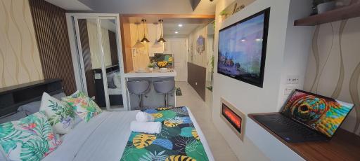 Tropical Paradise at Azure North - Housity