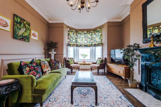 Russell Court by Orenda-Luxe - Housity