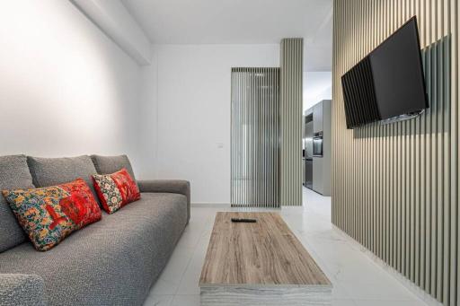 Acropolis Luxury Apartment - Housity
