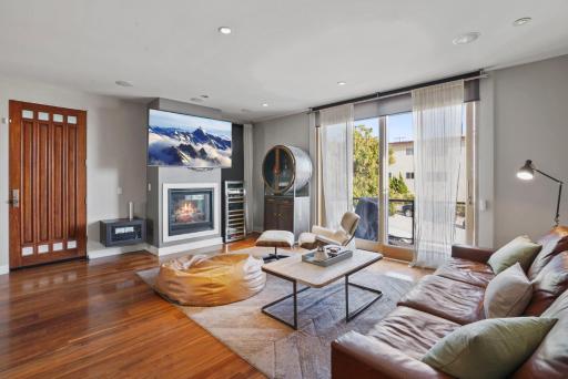 Modern and Spacious 3Br Townhome in Little Italy, San Diego - Housity