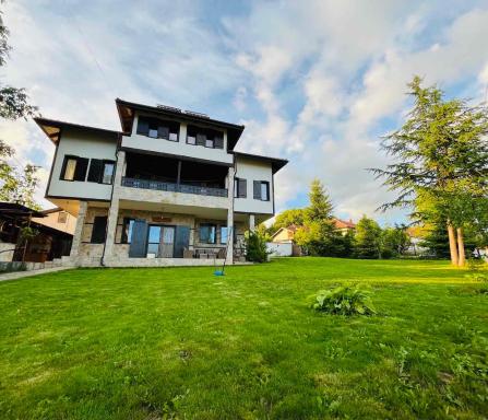 Вила Нибела - Housity