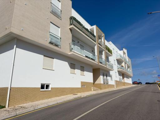 Rua professora Virgilia Bloco A Porta n 2 1 Esq - Housity