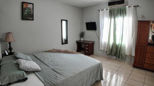 Hidden Treasures Bed & Breakfast - Housity