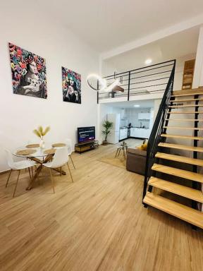 Modern Duplex with AC, 4 pax - Housity