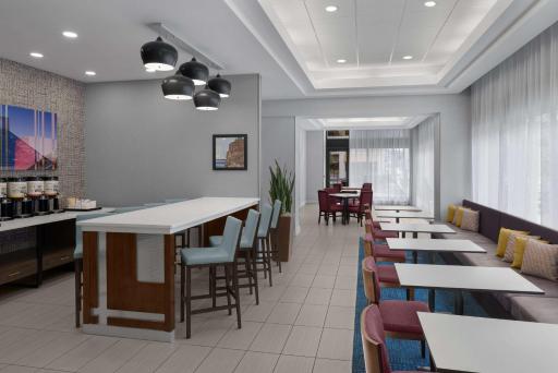 Hampton Inn Cleveland-Downtown - Housity