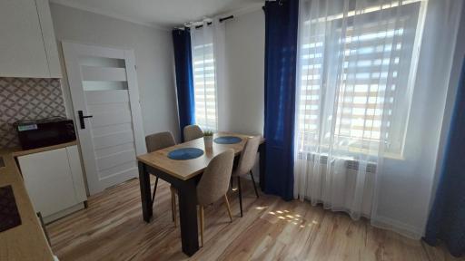 SKY BLUE LOQUS Studia i Apartmenty - Housity