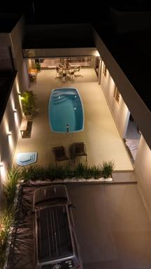 casa inteira com 3 suites e área de lazer - Housity