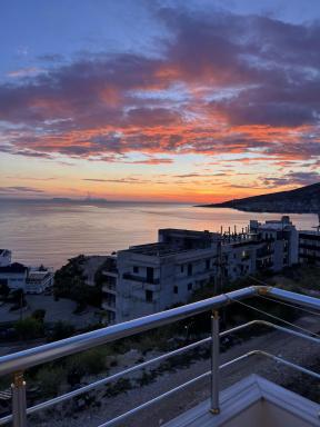 Bluemoon Suites Sarande - Housity