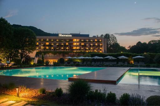 Sheraton Lake Como Hotel - Housity