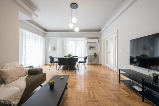 Nomad-Friendly 3bdr Spacious Apt - Housity