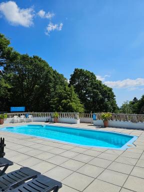 Manorcombe No1, Callington Cornwall Pool view & prosseco - Housity