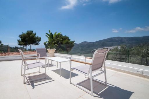 Aura Apartments - Housity