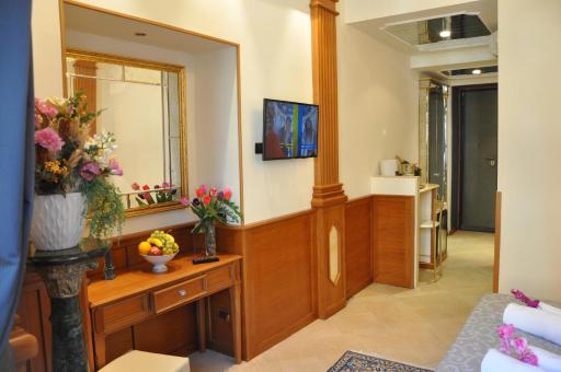 Rome Imperial Crown - Housity