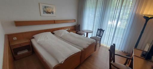 Hotel zur Kroner Heide - Housity