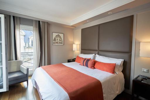Carles Hotel - Housity