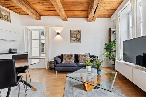Exquisite Apartment in Old Town - Housity