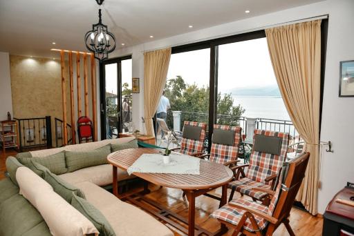 Panoramic View over Shkodra's Lake - Serena Home - Housity