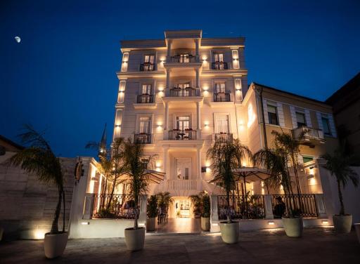 Art Gallery Boutique Hotel - Housity