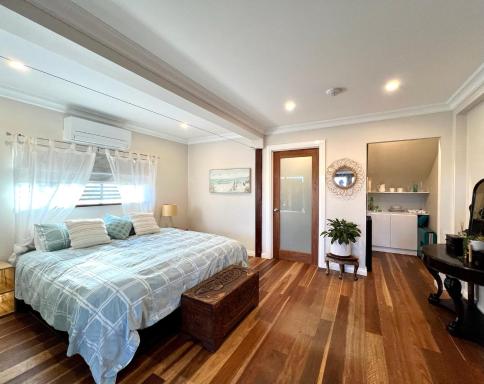 Beachfront Surfers Retreat - Housity