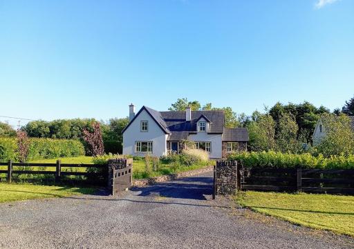Conveniently located house to enjoy all of Kerry - Housity