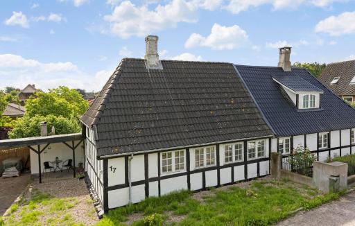 Cozy Home In Faaborg With Kitchen - Housity
