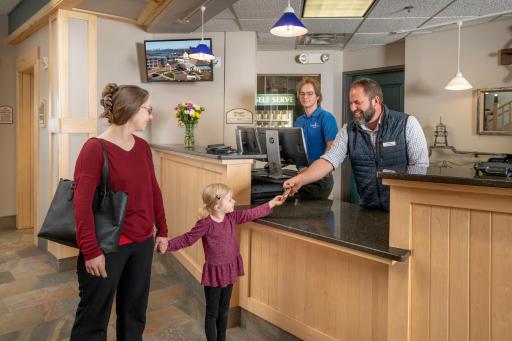 Park Point Marina Inn - Housity