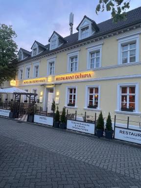 Hotel Deutsches Haus und Restaurant Olympia - Housity