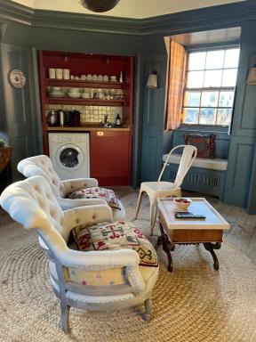 Rock House - Photographer's Studio - Historic Gem in the heart of the City - Housity