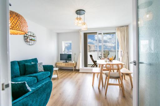 Blissview - Beach front apartment in East Wittering Village - Housity
