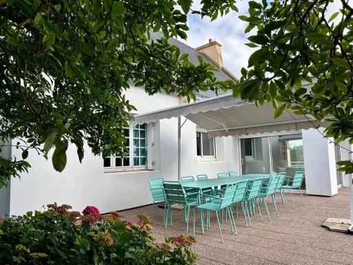 Villa spacieuse Saint Hernin avec spa convivial - Housity